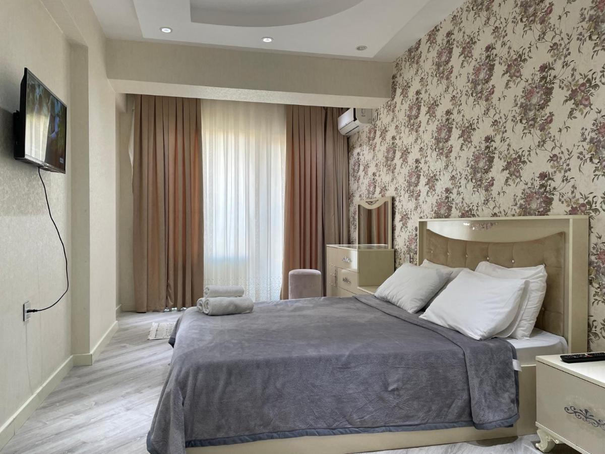 Lux Apartment Baku Bagian luar foto