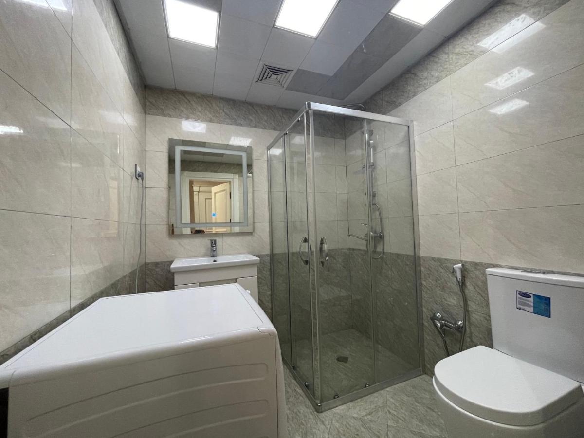 Lux Apartment Baku Bagian luar foto