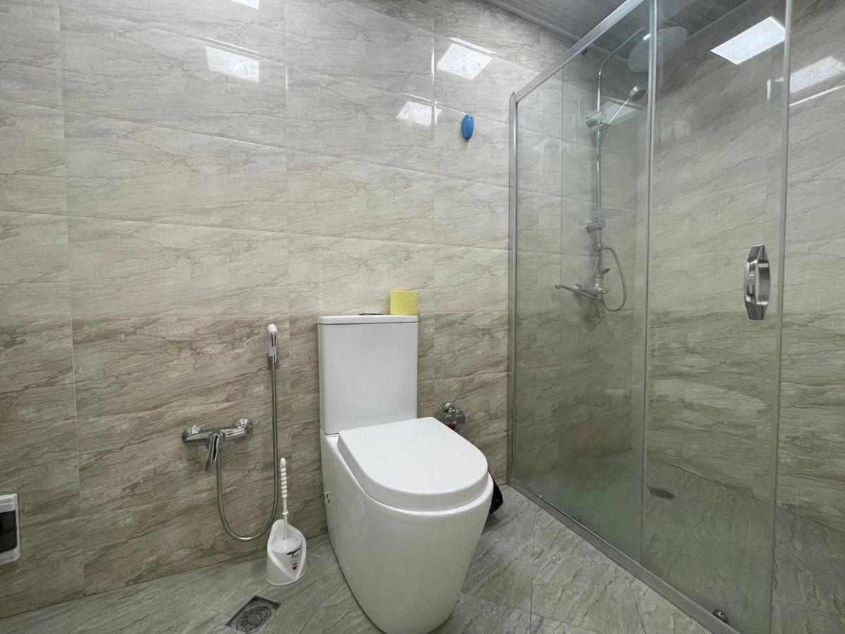 Lux Apartment Baku Bagian luar foto